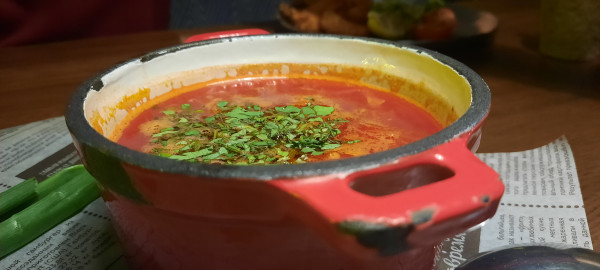 Кастрюля со сколом