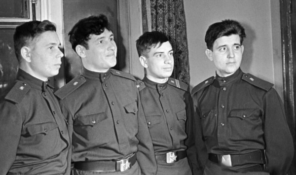 Слева направо:  А. Крючковский, И. Федотов, А. Зиганшин, Ф. Поплавский