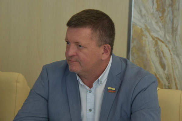 Вячеслав Камзолов: &laquo;Новый год объединяет всех жителей Севастополя и нашей большой страны&raquo;