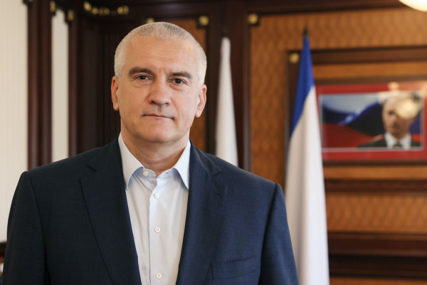 Источник: правительство РК Уходящий год поставил перед нашей страной немало вызовов. Преодолевать трудности нам помогало единство, сплоченность и вера в Россию.