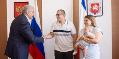 «Это дорогого стоит». Пять крымских учреждений спорта получили сертификаты 
