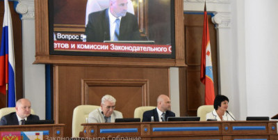 Неуклюжее терзание Устава Севастополя